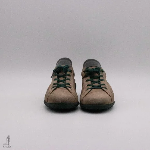 Ecco Minimalist Sneakers with Reflective Tongue Womens size 8-8.5 EU 39 - Picture 2 of 11